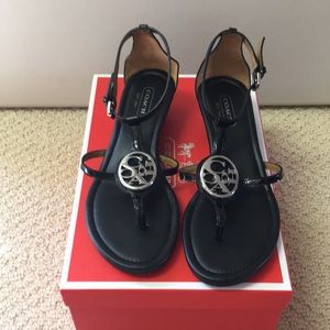 Like new patent black leather sandal